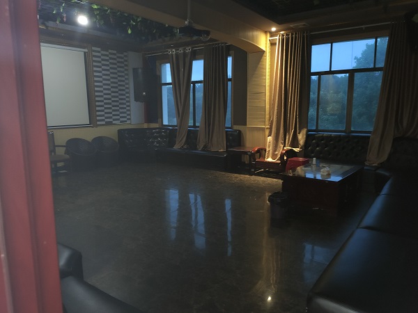 KTV公司团建可以容纳30人